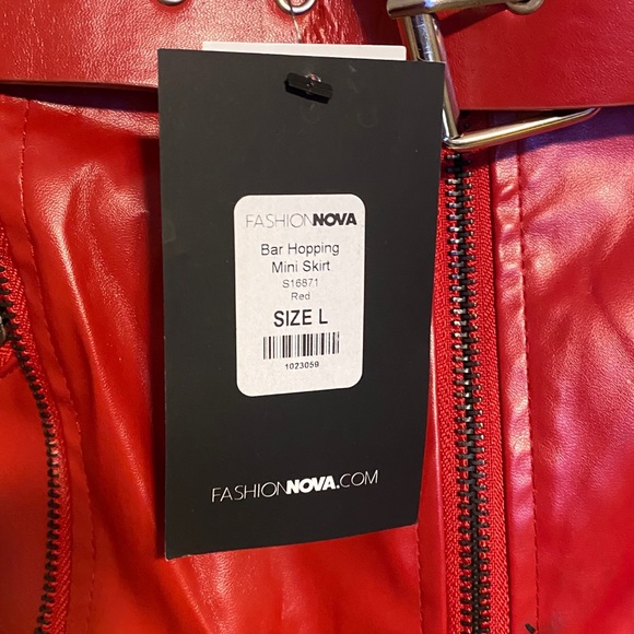 Fashion Nova Bar Hopping Mini Skirt Size Large - Picture 3 of 10